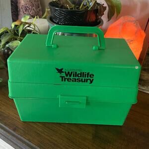 Vintage Illustrated Wildlife Treasury Box with Cards
